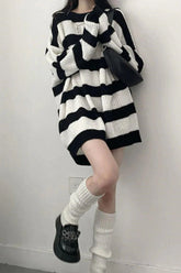 Locker gestreifter langer Strickpullover